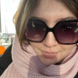 Meet your Posher, Axie